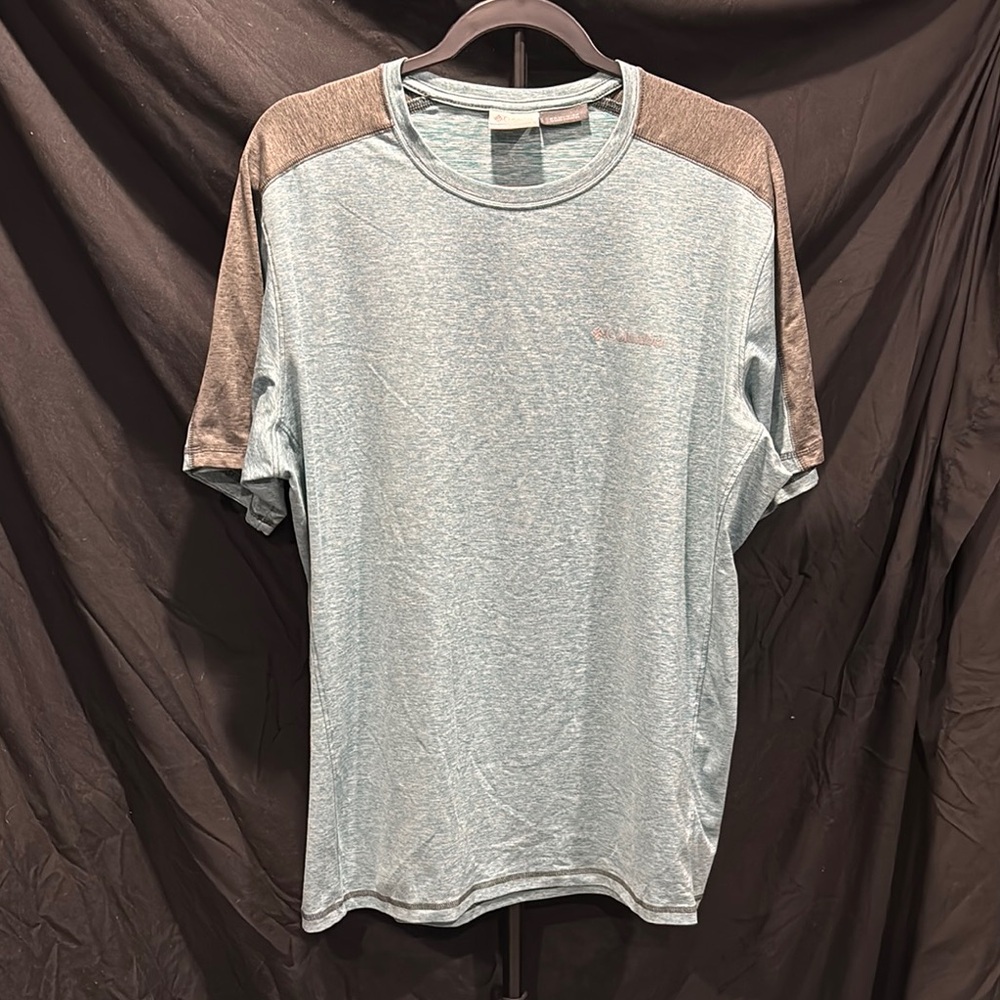 Columbia Gray and Green Short Sleeve Tee